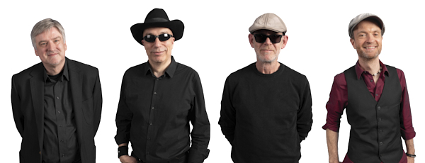 Die vier Männer von 2FOUR2: Frank und Dieter (Guitars), Sascha (Bass) und Lars (Drums)